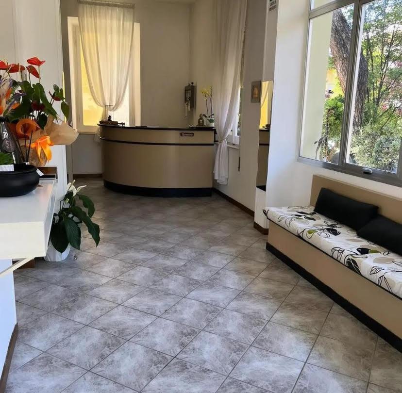 Hotel Villa Pozzi Cattolica Esterno foto